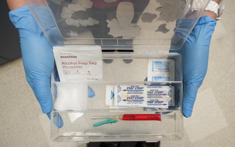 Picture of a flu vaccine kit