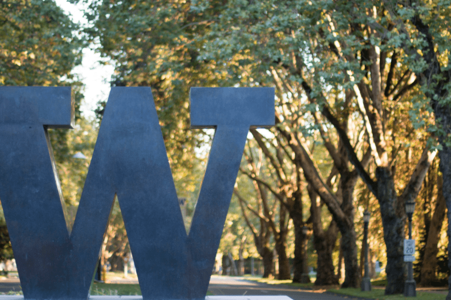 "W" statue